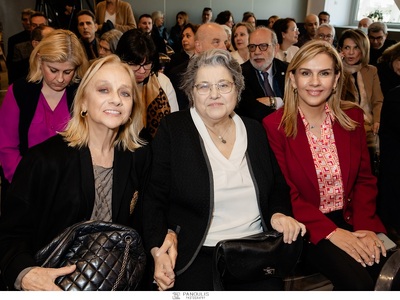 Φούλη Χρόνη, Όλγα Μεντζαφού, πρόεδρος τη...