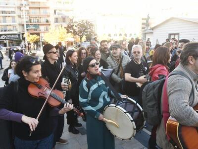 Πάτρα: Χριστουγεννιάτικες κατασκευές, προβολές ταινιών, κάλαντα και μουσικές είχε το γιορτινό πρόγραμμα του Δήμου