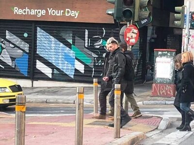 Η βόλτα του Κουφοντίνα της 17Ν στο κέντρ...