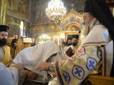 Πάτρα - φωτό: Η λειτουργία και η λιτανεία στον Αγιο Νεκτάριο