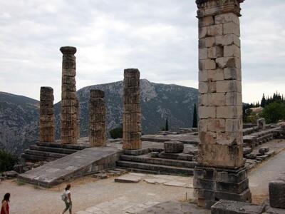 Οι αρχαίοι Έλληνες έχτιζαν σκοπίμως ναού...
