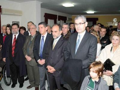 Δείτε στιγμιότυπα από την κοπή της πρωτο...