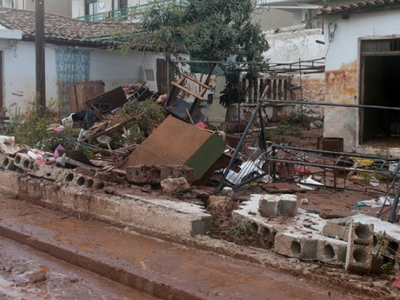 Φονική πλημμύρα στη Μάνδρα: Σήμερα η από...