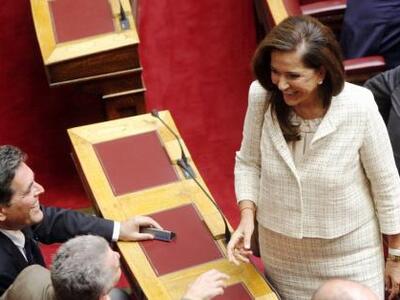 "Αντάρτικο" από τη Ντόρα: Κατα...