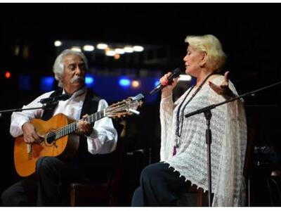 Ενθουσίασαν χθες βράδυ στο λιμάνι της Κυ...