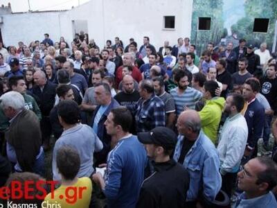 "Χρυσή Αυγή": Να παραιτηθεί κα...