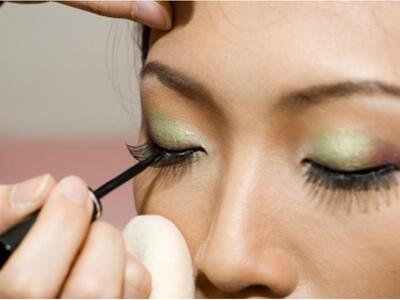 Επικίνδυνα καλλυντικά κυκλοφορούν ανάμεσα μας