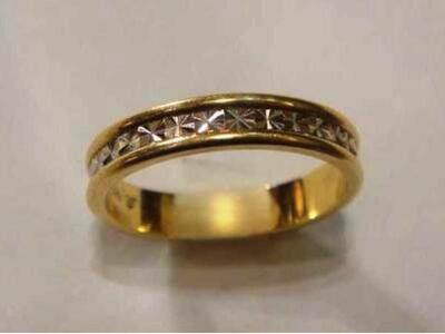 Την έδεσαν χειροπόδαρα και της έκλεψαν τη βέρα!