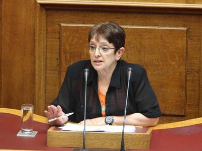 Αλ.Παπαρήγα:Λέει ναι σε εκλογές όχι σε δημοψήφισμα