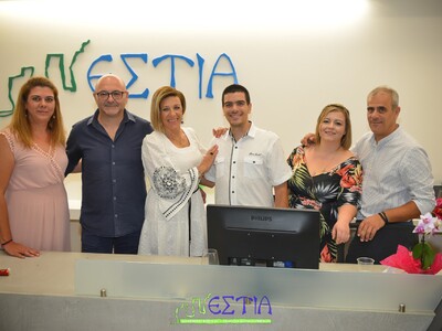 Λαμπερά εγκαίνια για τον νέο χώρο των γρ...