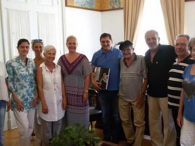 Πάτρα:Στον Δήμαρχο τα μέλη του  Συλλόγου...