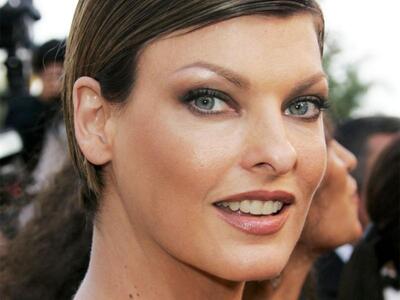 Ο άνδρας της Σάλμα Χάγεκ πατέρας του παι...