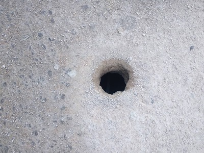 Ιδού η λακκούβα στην οποία μπορεί και να...