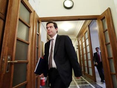 Μηταράκης: Βρείτε «ηγετικά κεφάλαια» για...