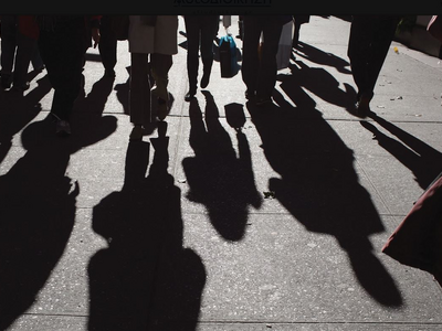 ΕΛΣΤΑΤ: Στο 7,7% έπεσε η ανεργία στη χώρ...