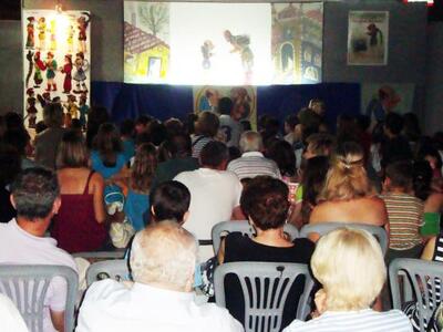 Οι Πατρινοί τιμούν τον Καραγκιόζη