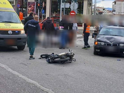 Αγρίνιο: ΙΧ εμβόλισε δίκυκλο ντιλιβερά -...