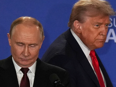  Κυρώσεις ή τίποτα; Ο Τραμπ δίνει δύο εβ...