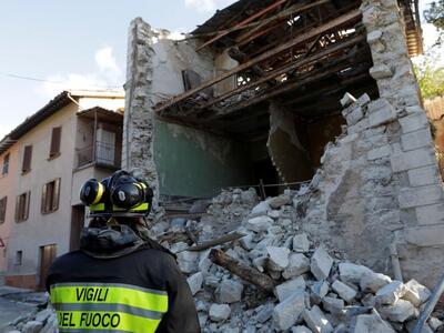 Χιλιάδες άστεγοι στην Ιταλία από τις σει...