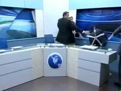 Καυγάς "στον αέρα"-Του πέταξε ...