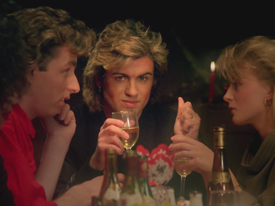 Μισούν το «Last Christmas» και συγκεντρώ...