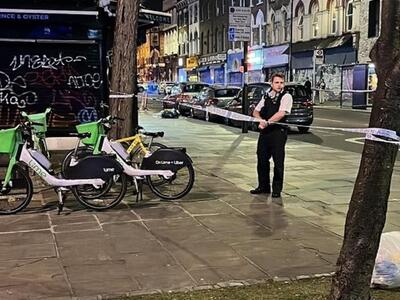 Λονδίνο: Ένοπλος μοτοσικλετιστής «γάζωσε...