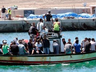 Βυθίστηκε σκάφος με εκατοντάδες μετανάστ...