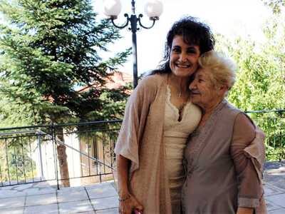 Μητέρα και κόρη μαζί μετά από 60 χρόνια-...