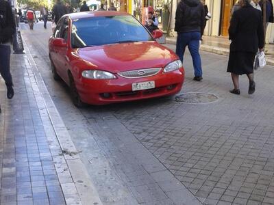 Πάρκαρε το αμάξι επάνω στη Ρήγα Φεραίου και έφυγε 
