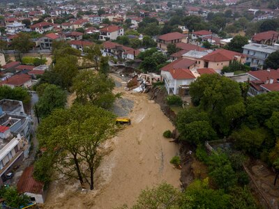 Κακοκαιρία: Στους επτά ο αριθμός των αγν...