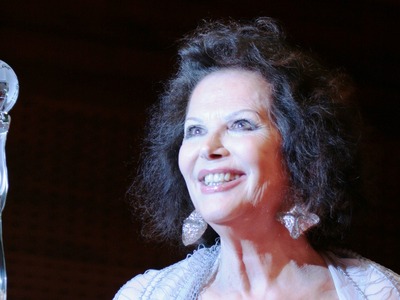 Στο σφυρί η γκαρνταρόμπα της Κλαούντια Καρντινάλε 