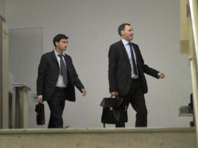 Η Τρόικα επιμένει για νέα μέτρα και το 2014