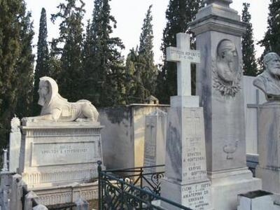 Πως βγήκαν οι φράσεις: «Όποιον πάρει ο Χ...