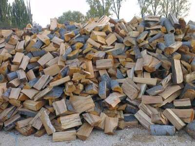 Καυσόξυλα: Πόσο ακρίβυναν τα ξύλα φέτος