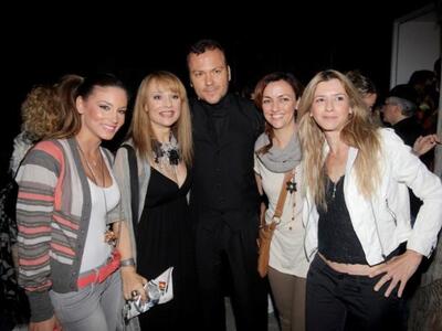 Μεταξύ άλλων: Αθηνά Οικονομάκου, Τόνυ Δημητρίου