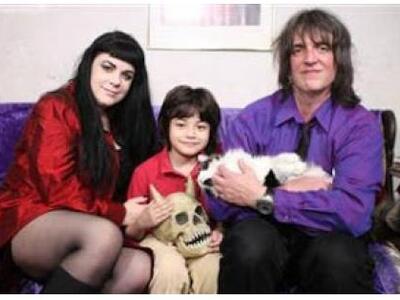 Γυναίκα-βαμπίρ τρέφεται με 2 λίτρα αίμα το μήνα!