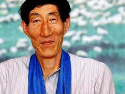 Ο πιο ψηλός άνθρωπος στον κόσμο έχει ύψο...