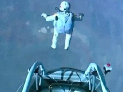 Τι έβλεπε ο Φέλιξ ενώ έπεφτε από την άκρ...