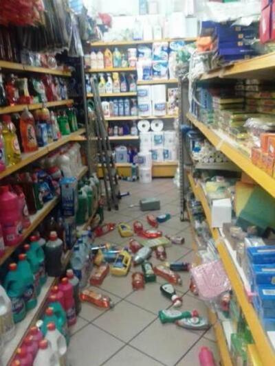 (φωτό από κατάστημα-σούπερ μάρκετ στην Α...