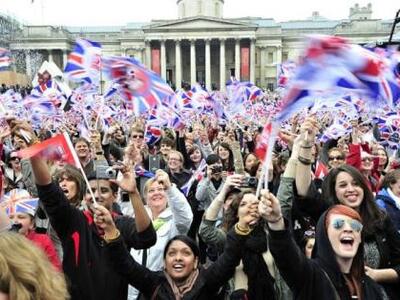 Οι μισοί Βρετανοί θα ψήφιζαν υπέρ μιας ε...