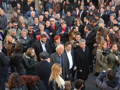 Και ο Μητροπολίτης Πατρών στο πλευρό του...