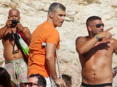 Βούτηξε με τις… πατερίτσες ο Σπηλιωτόπου...