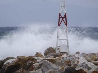 Καιρός: Ισχυροί βοριάδες με ριπές που άγ...