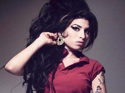 Amy Winehouse: Νέο βιβλίο με αδημοσίευτε...
