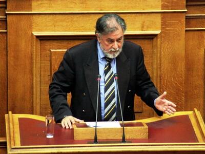 Γιάννης Πανούσης