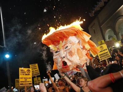 Διαδηλώσεις και πορείες κατά του Τράμπ σ...