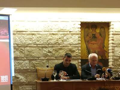 Ψηλά τον πήχη ο Μπακαλάρος, επιφυλακτικό...