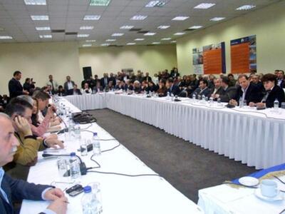 Δείτε φωτογραφίες από τη συνεδρίαση στον...