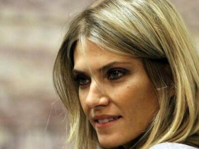 Η ευρωβουλευτής Εύα Καιλή ερωτά την Κομι...