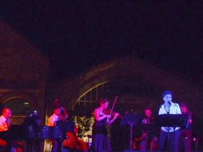 Στιγμιότυπα από την συναυλία της Ηρώς με...